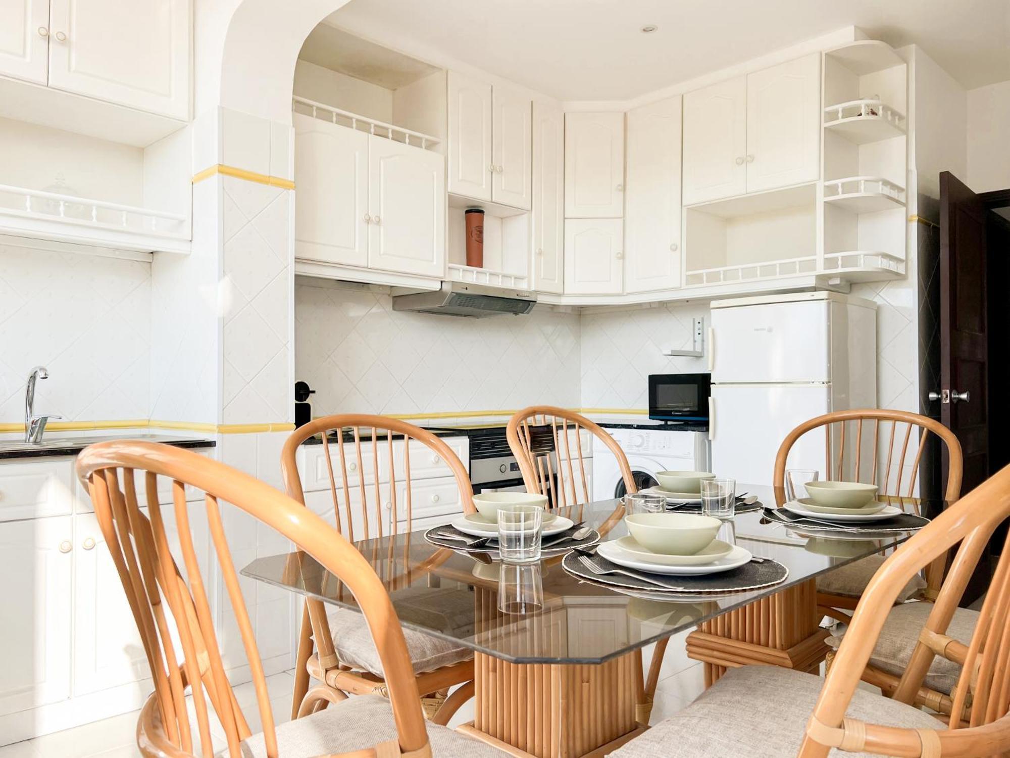 Apartment Sunny Retreat By Lovelystay